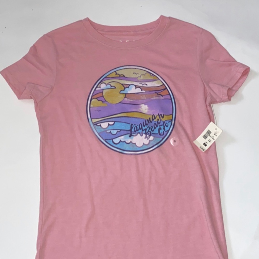 BRAND NEW Cali beach tee.